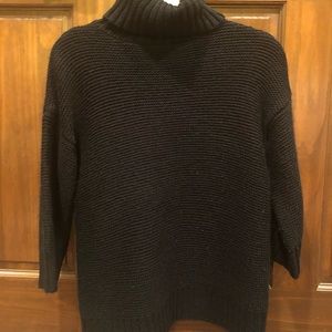 Warm & chunky turtleneck sweater!
